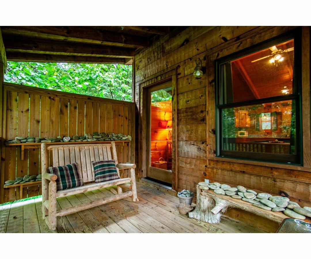 Peekaboo With Hot Tub, Pool Table, And Jacuzzi Villa Pigeon Forge Kültér fotó
