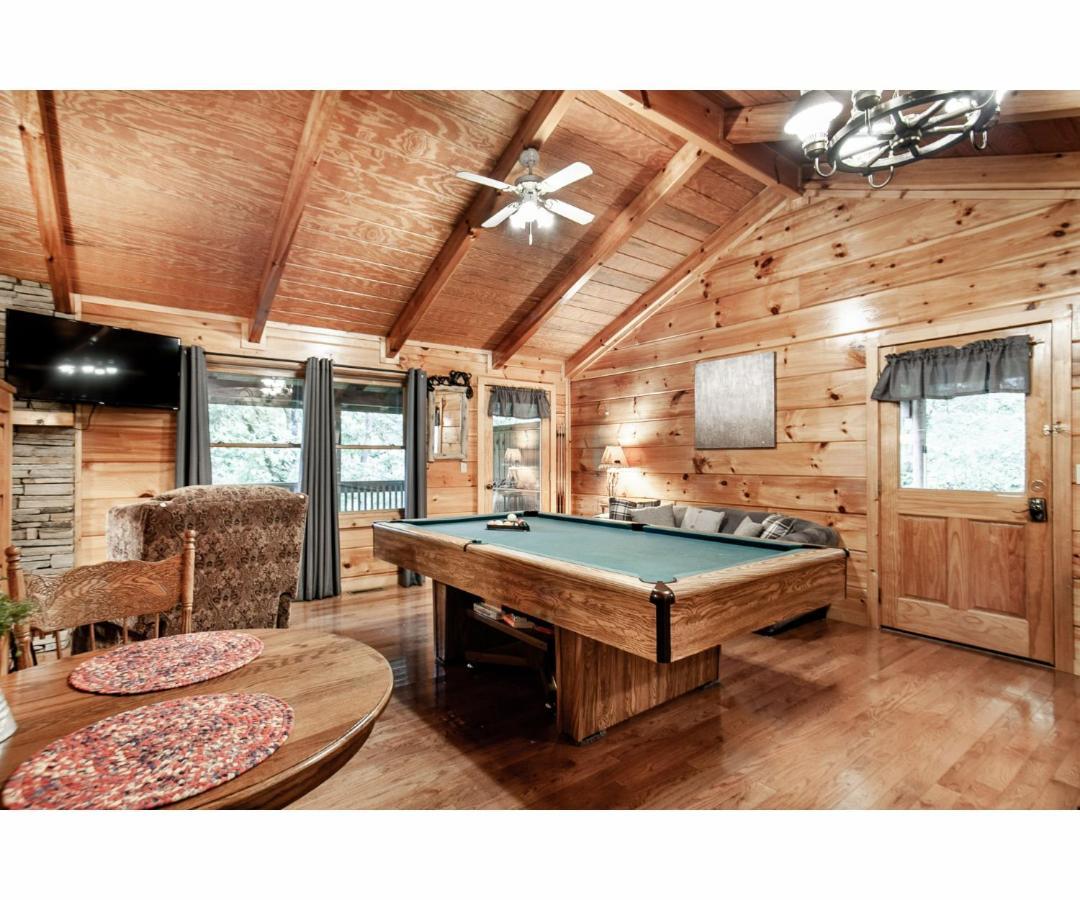 Peekaboo With Hot Tub, Pool Table, And Jacuzzi Villa Pigeon Forge Kültér fotó