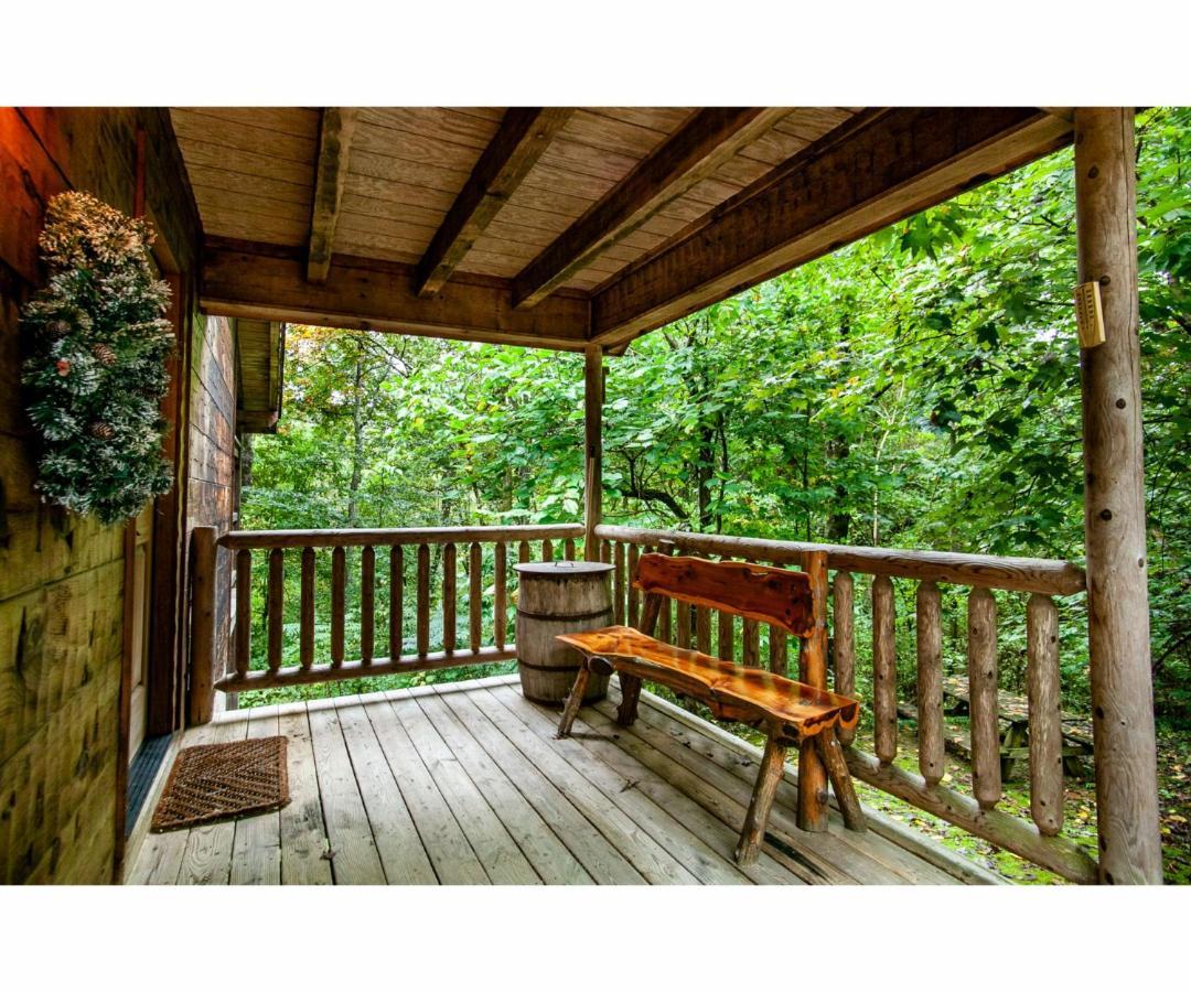 Peekaboo With Hot Tub, Pool Table, And Jacuzzi Villa Pigeon Forge Kültér fotó