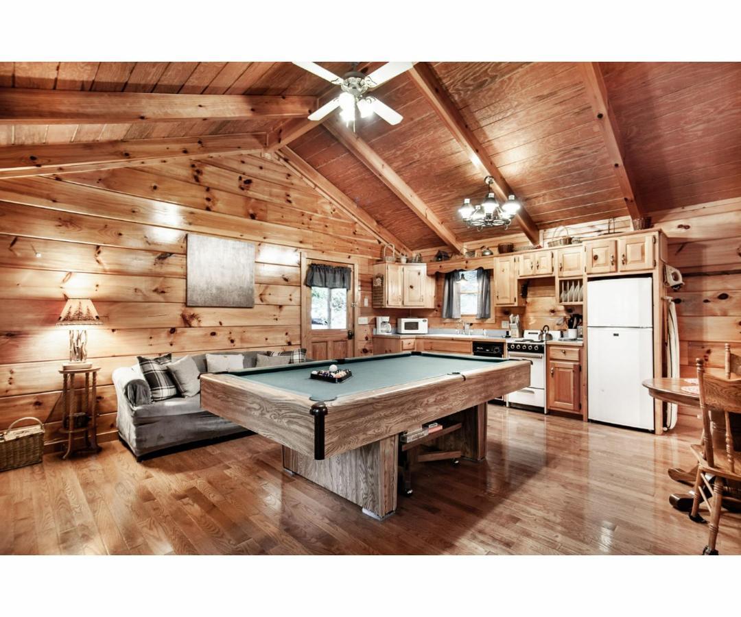 Peekaboo With Hot Tub, Pool Table, And Jacuzzi Villa Pigeon Forge Kültér fotó
