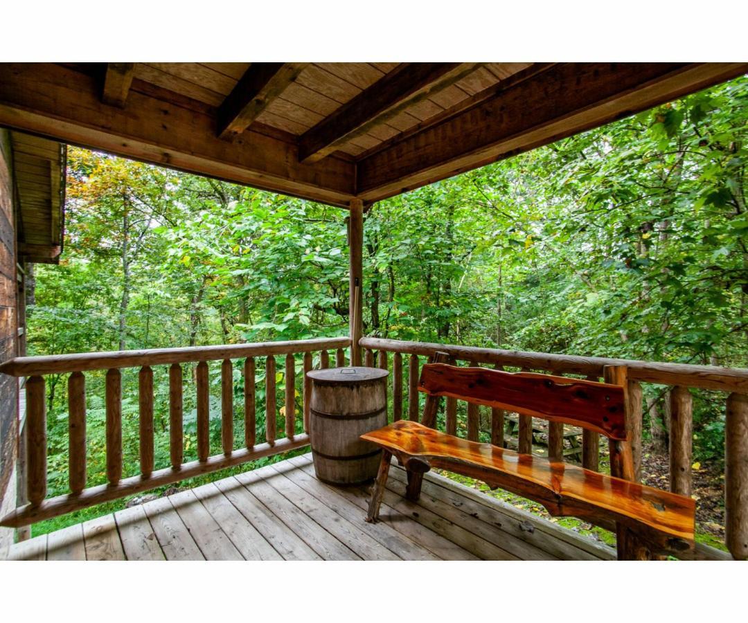 Peekaboo With Hot Tub, Pool Table, And Jacuzzi Villa Pigeon Forge Kültér fotó