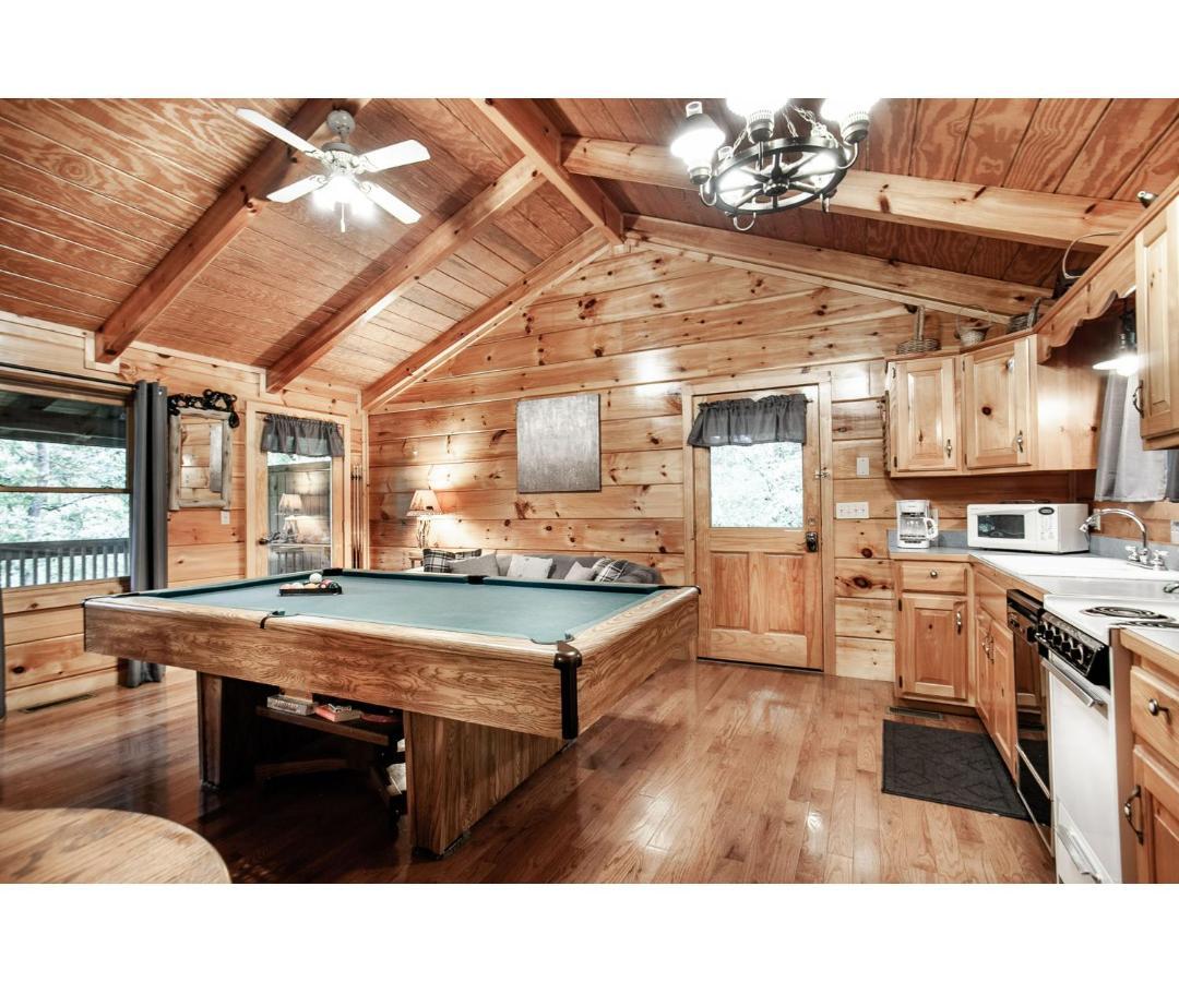 Peekaboo With Hot Tub, Pool Table, And Jacuzzi Villa Pigeon Forge Kültér fotó